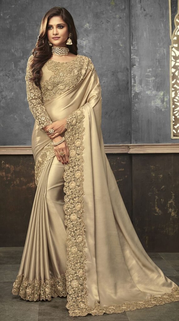 Complete Your Modern Saree Look d8cdccad4dda58498830f471a018c5d6